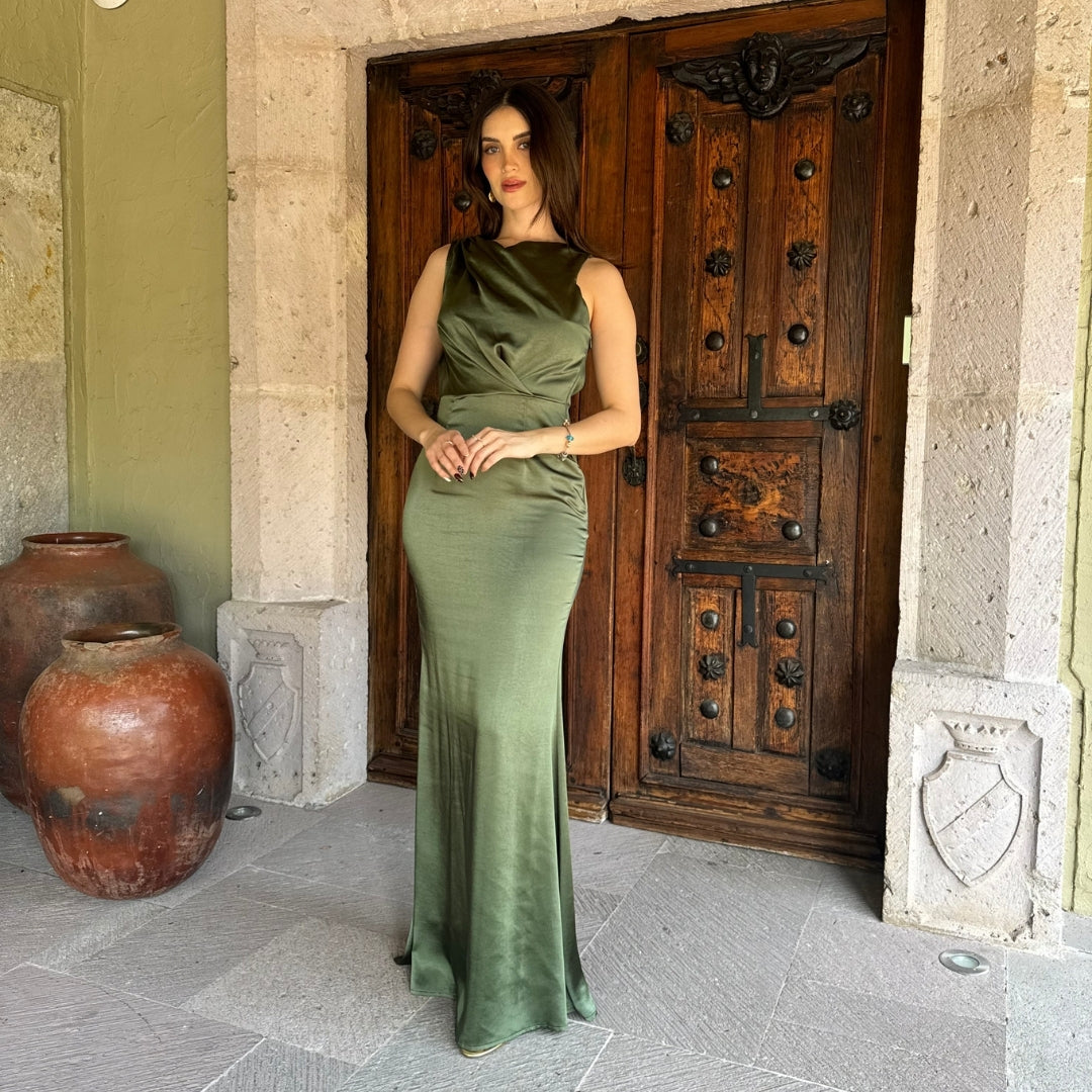 Robin | Vestido largo satín cauda olivo