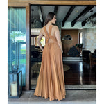 Ailen | Vestido largo halterofilias con plisado chedrón