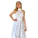 Darcy | Vestido midi halter bordado blanco