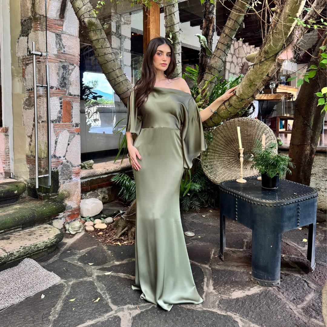 Nelida | Vestido largo con manga ajustable satín olivo