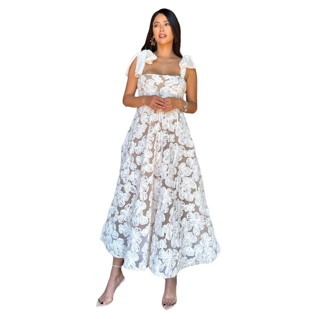 Pre- orden ✨Ellen | Vestido midi con aplicaciones de flores ivory