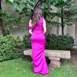 Kloe | Vestido largo asimétrico drapeado magenta
