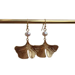 Atenea | Aretes pétalos con perla dorados