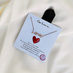 Amore | Collar con dije LOVE dorado