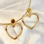 Liv | Aretes de corazón dorado con detalle circular